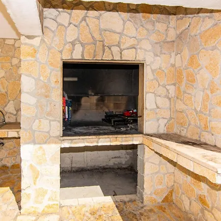 Annamaria Villa