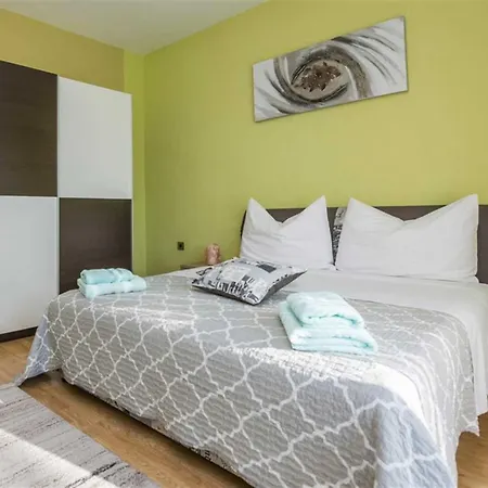 Annamaria * Ploce (Zadar)