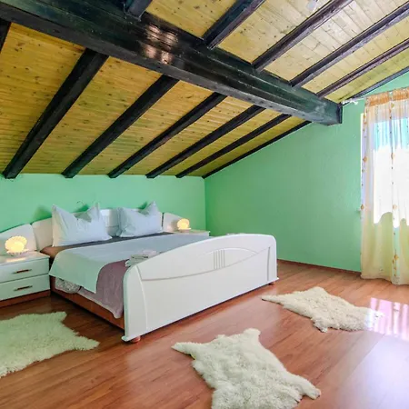 Annamaria Ploce (Zadar)