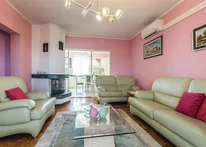 Annamaria Задар